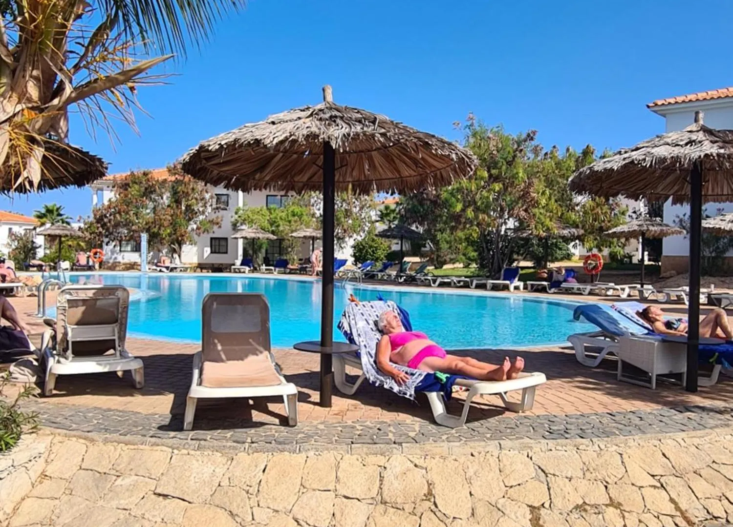 Unique Poolside Apartment Santa Maria 0*,